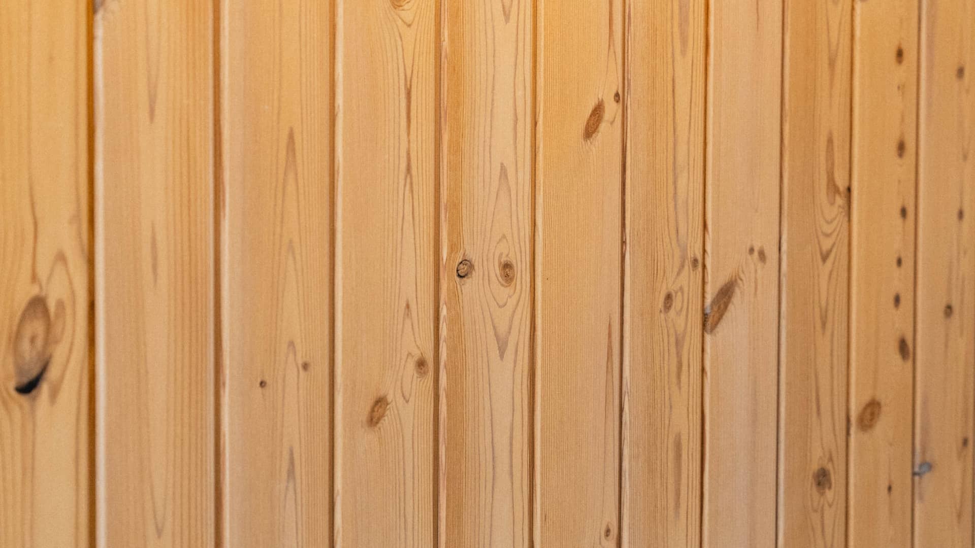 Timber cladding, natural.