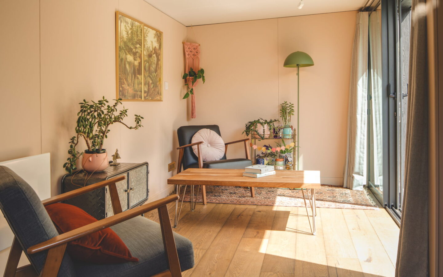 Little Green Room interior.