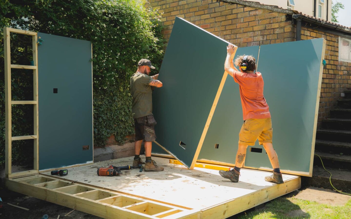 Install team on site