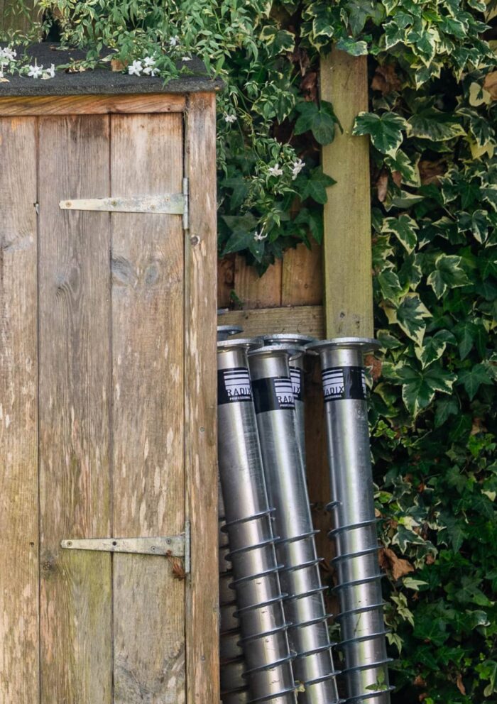 Detail ground screws